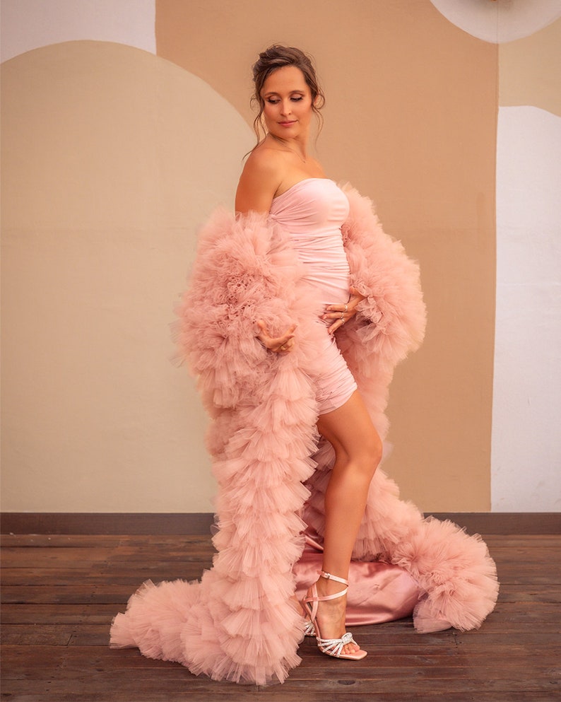 Abrigo de Tul con Volantes Ros - Women Fashion Photoshoot reseña y precio