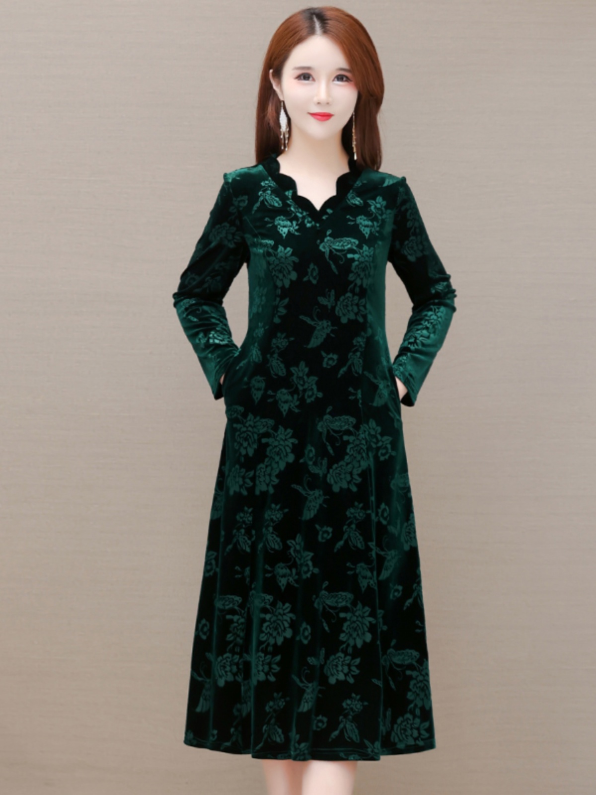 Elegante Vestido de Terciopelo - Women Fashion Over The Years reseña y precio